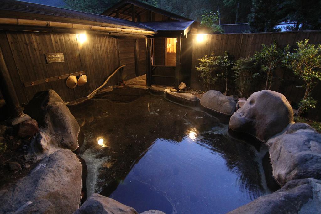 Готель Yufuin Ryoan Wazanho Ойта Екстер'єр фото