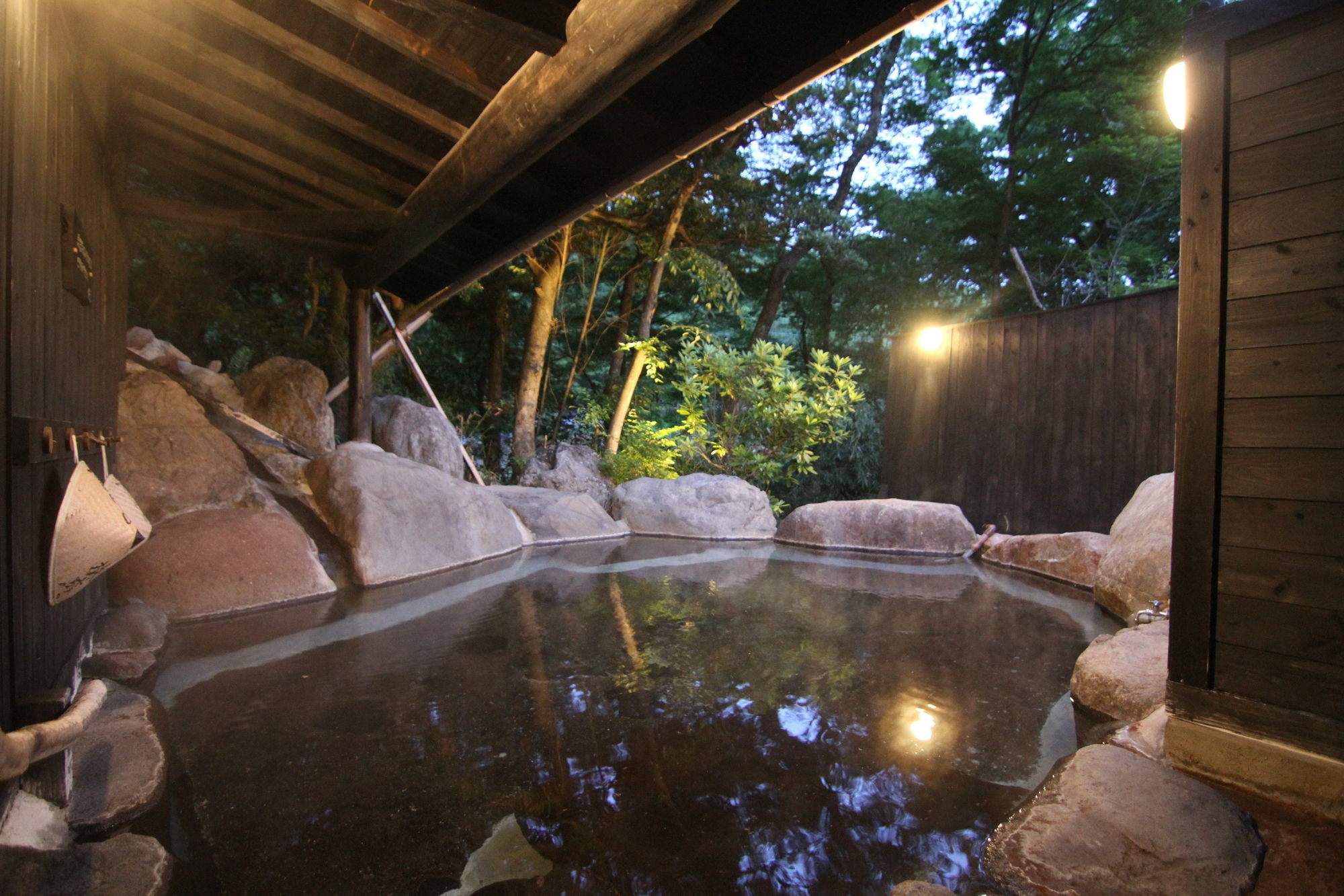Готель Yufuin Ryoan Wazanho Ойта Екстер'єр фото